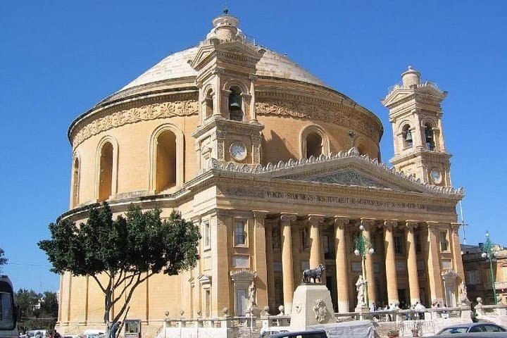 Malta Full-Day Sightseeing: Valletta, Mdina & Blue Grotto Cultural Tour