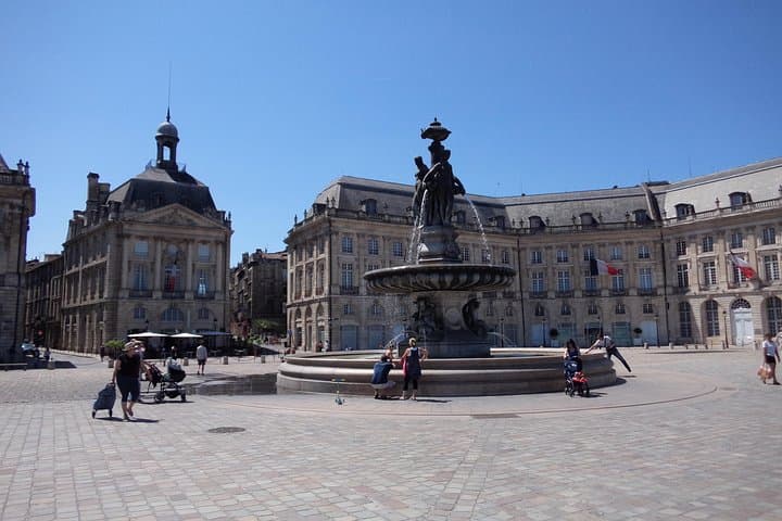 Private Bordeaux Walking Tour with a Local Historian — 2‑Hour City Center Experience photo 3