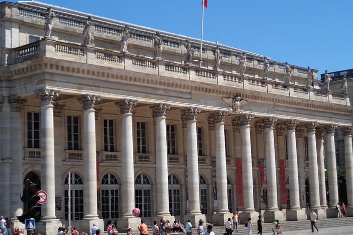Private Bordeaux Walking Tour with a Local Historian — 2‑Hour City Center Experience photo 4