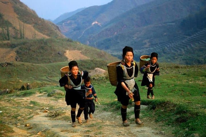Sapa Rice Terraces & Homestay Trek: 2-Day Private Cultural Trekking Experience photo 6