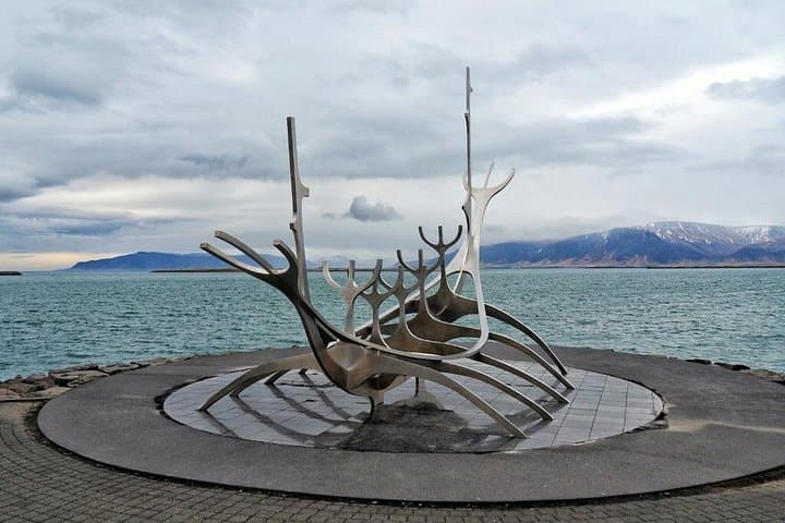 Reykjavik City Highlights and Blue Lagoon Private Day Tour photo 5