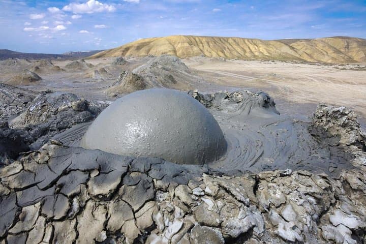 Baku’s Fire and Stone: Gobustan, Mud Volcanoes, Ateshgah & Yanardag Full-Day Tour photo 5