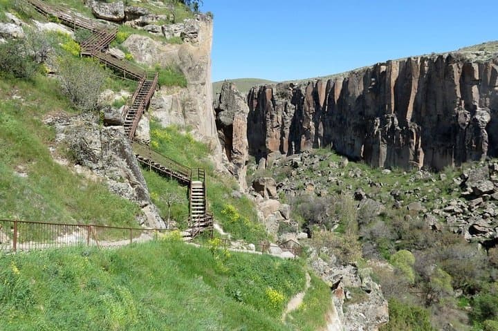 Yellow Tour of Cappadocia: Red (Pigeon) Valley Hike, Avanos & Özkonak Underground City