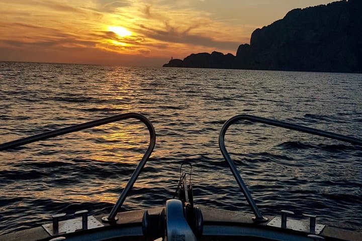 Capri Private Sunset Boat Tour — Faraglioni, Grottos & Aperitif photo 2