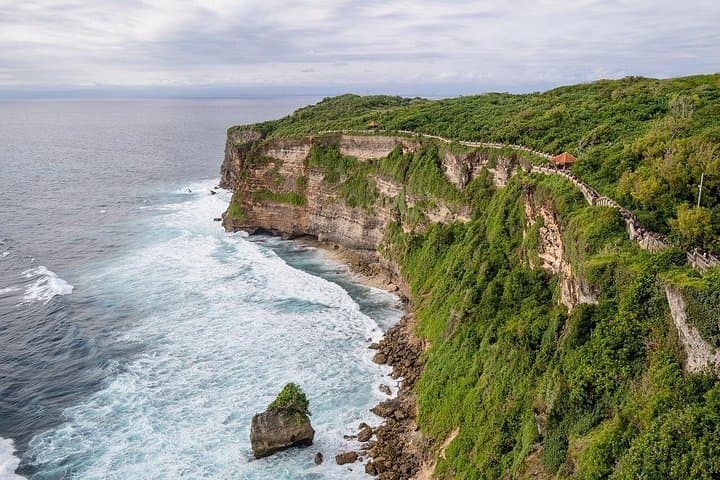 Sunset at Uluwatu Temple: Kecak Dance & Jimbaran Seafood Dinner (All-Inclusive) photo 4