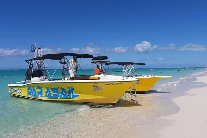 Providenciales Parasailing with Capt. Marvin — Private 1-Hour Flight