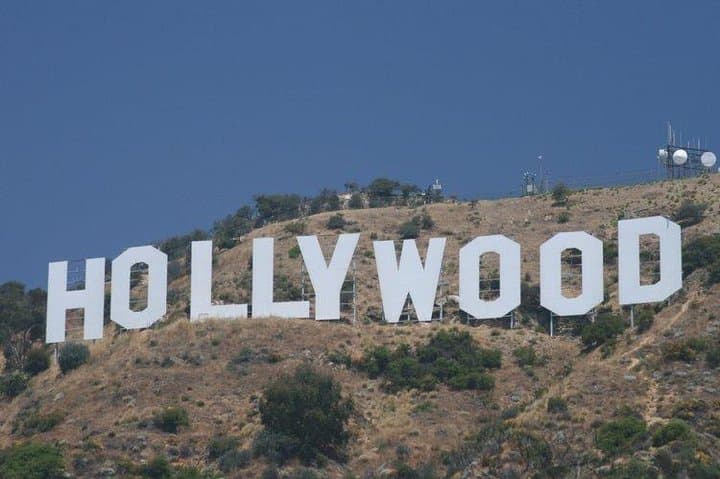 Private Door-to-Door Transfer Between Los Angeles and Universal Studios photo 2
