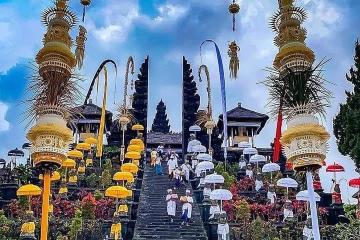 Bali Day Tour: Mount Batur Volcano Viewpoint and Besakih Mother Temple Experience
