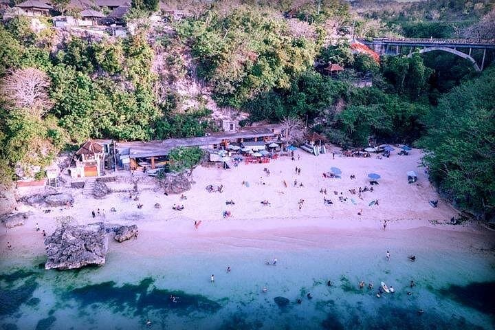 Uluwatu Sunset Tour from Southern Bali: Suluban & Padang Padang in Spanish photo 2