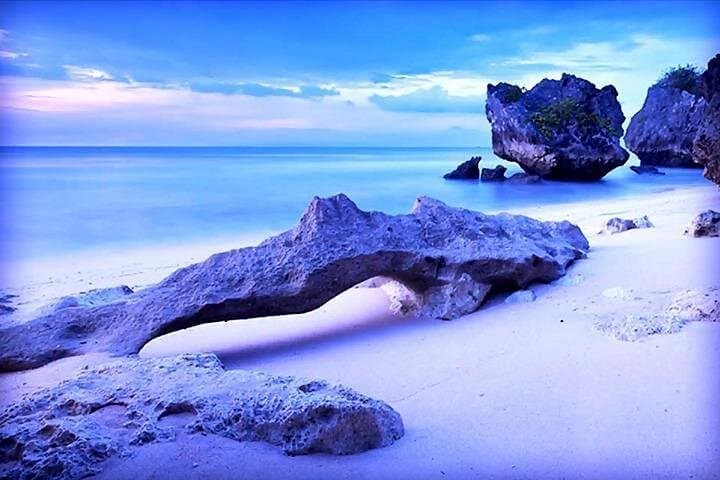 Uluwatu Sunset Tour from Southern Bali: Suluban & Padang Padang in Spanish photo 3