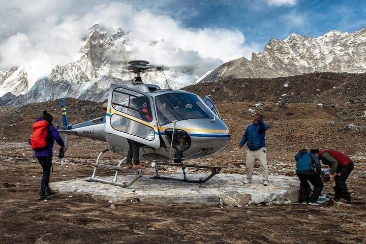 Scenic Helicopter Transfer from Lukla to Kathmandu: Fast, Reliable Everest Exit