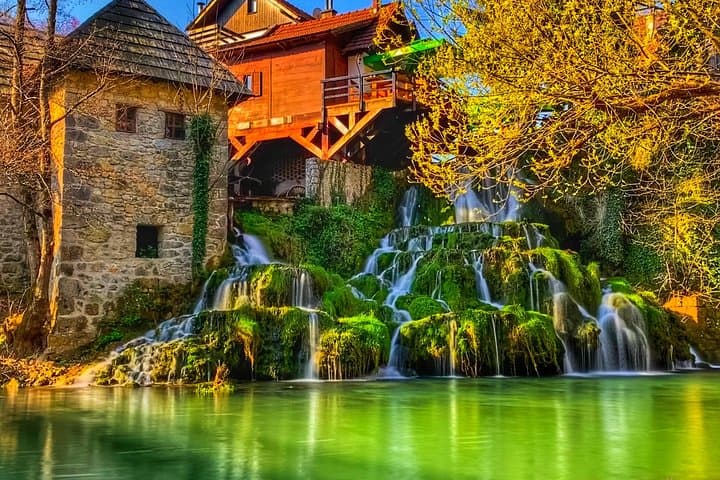 Private Day Trip to Plitvice Lakes from Zagreb — Guided and Independent Options photo 4