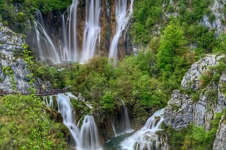 Private Day Trip to Plitvice Lakes from Zagreb — Guided and Independent Options photo 5
