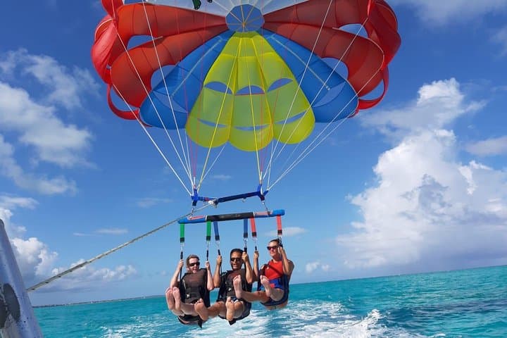 Providenciales Parasailing with Capt. Marvin — Private 1-Hour Flight photo 4