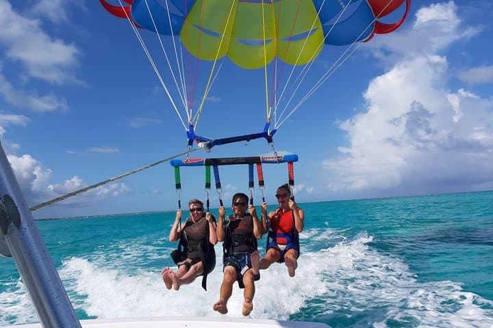 Providenciales Parasailing with Capt. Marvin — Private 1-Hour Flight photo 5