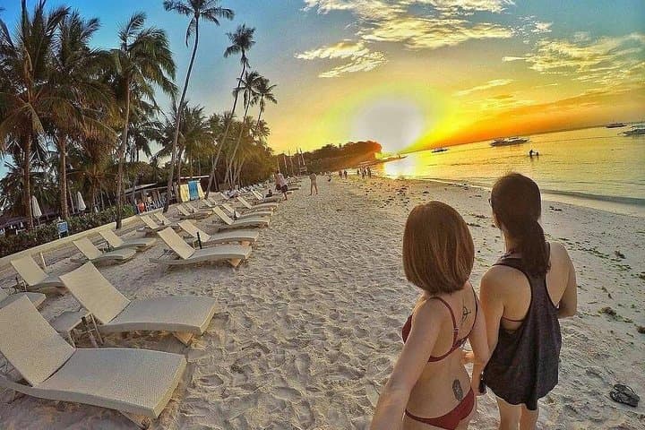 Bohol in Four Days: Chocolate Hills, Loboc River Cruise & Balicasag Snorkel photo 4