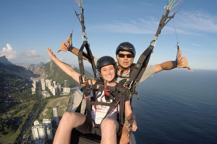 Paragliding in Rio de Janeiro: Pedra Bonita to São Conrado Beach Flight photo 5