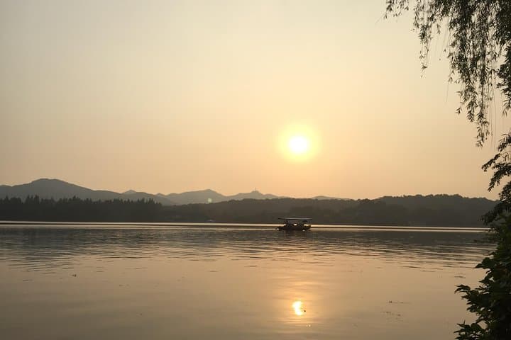 Hangzhou Day Trip from Shanghai: West Lake, Lingyin Temple & Tea Village photo 6