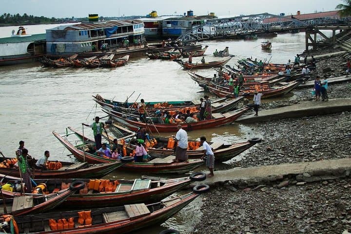 Half-Day Yangon Local Adventure: Markets, Pagodas & Circle Line Ride photo 2
