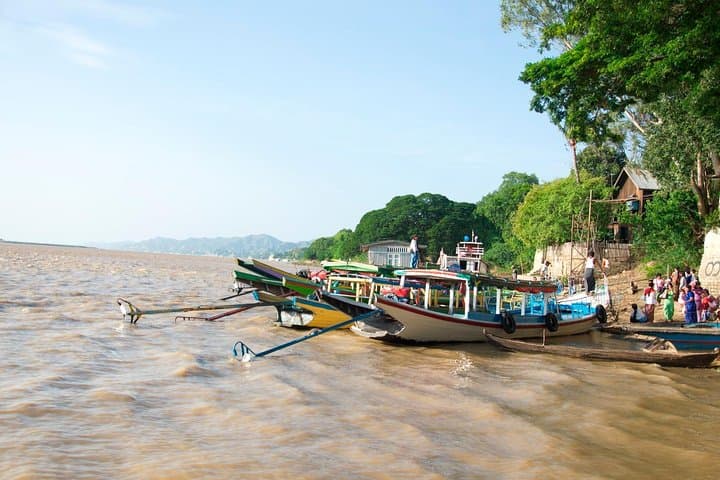 5-Day Bagan and Inle Lake Tour from Yangon — Temples, Floating Gardens & Village Life photo 5