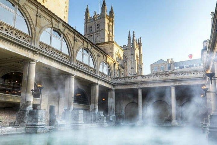 Stonehenge and Bath Private Driver Tour from London — Stone Circle, Roman Baths & Countryside Pub Lunch photo 1
