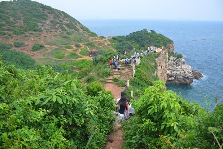 Yangmeikeng Seashore Hiking: Coastal Ridge Walks & Beach Trails on Dapeng Peninsula photo 4