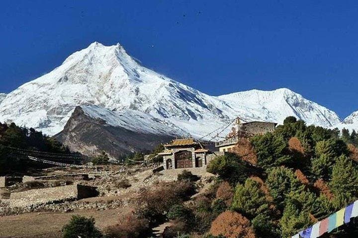 Manaslu Circuit Trek: 15-Day High-Altitude Loop to Larkya La