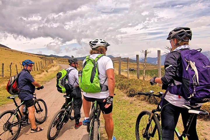 E-bike Quito to Mindo: Ride Through the Andean Chocó for Hummingbirds and Orchids photo 1