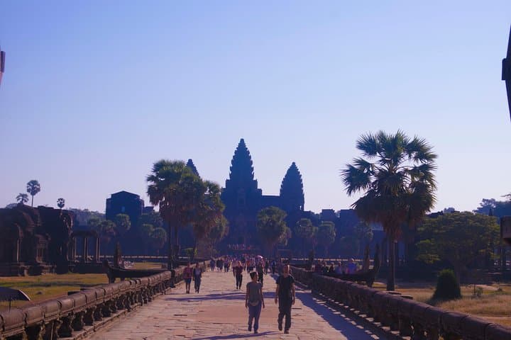 Sunrise to Sunset: 5-Day Angkor Wat & Tonle Sap Private Tour from Siem Reap photo 1
