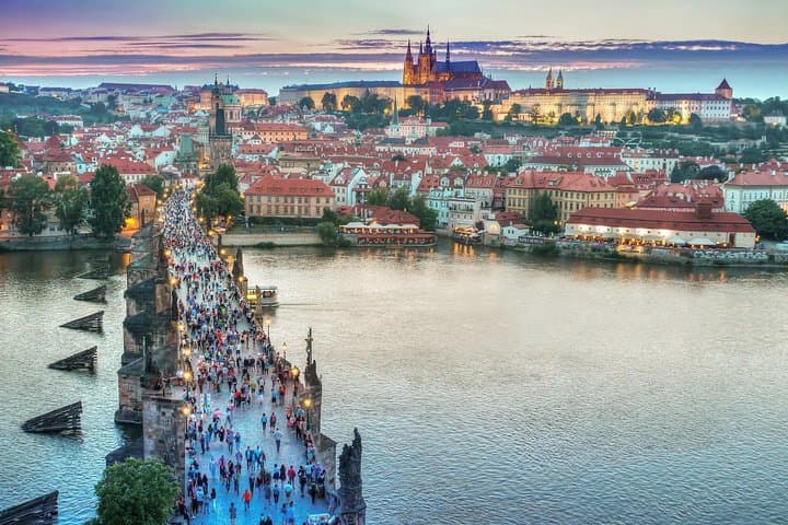 Prague Full-Day VIP Private Guide: Castle, Charles Bridge & Vltava Cruise