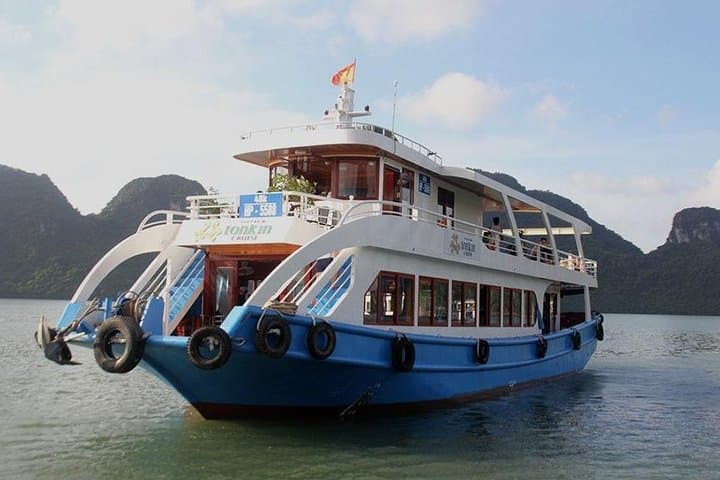Lan Ha & Ha Long Bay Day Cruise from Cat Ba: Kayaking, Caves and Floating Villages photo 2