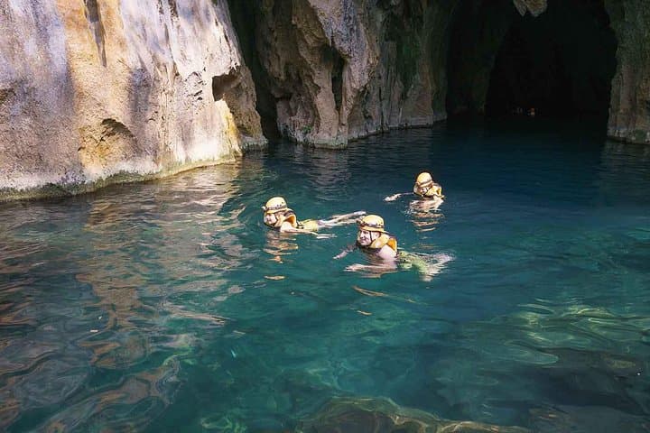 Abandoned Valley, Golden Cave & E-Cave: 1-Day Phong Nha Jungle Trek photo 4