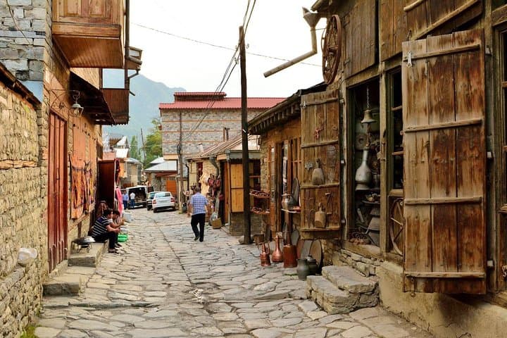 Shamakhi & Lahij Day Tour from Baku — Diri Baba, Juma Mosque & Mountain Crafts