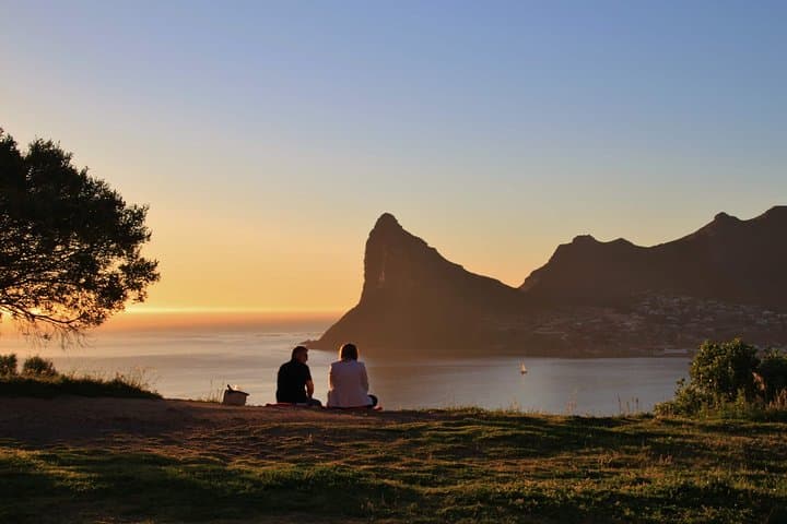 Chapman's Peak Vintage Car Cruise: Sunset Drive from Cape Town