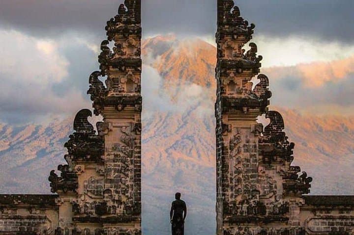 Heaven’s Gate to Water Palace: Lempuyang, Tirta Gangga & Tibumana Waterfall Day Tour