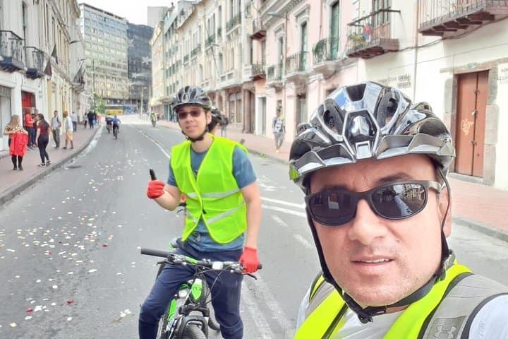 Discover Quito by Bike: Parks, Old Town & Local Flavors on a 4‑Hour City Ride photo 2