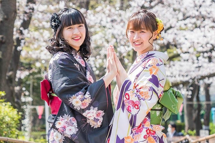 Asakusa Kimono Experience: Rent a Kimono and Walk Sensoji Temple photo 2