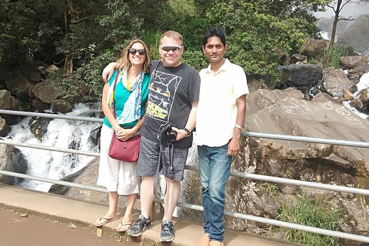 Private Driving Tours in Sri Lanka: Island Highlights with a Local Guide photo 2