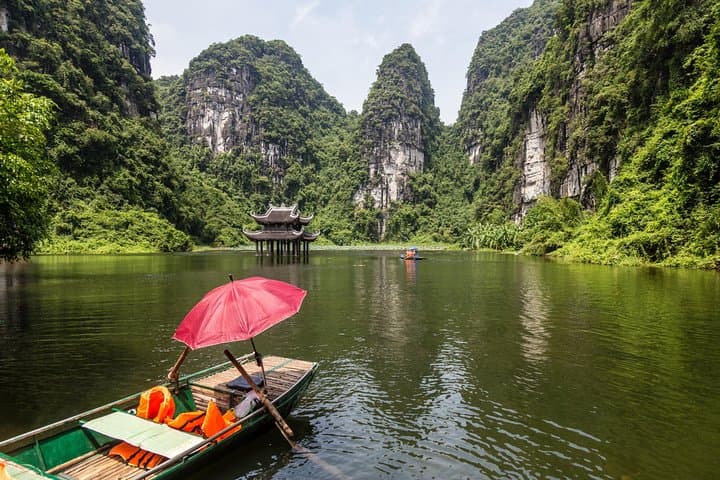 Ninh Binh Day Tour: Hoa Lu, Trang An Boat Trip & Mua Cave Viewpoint photo 6