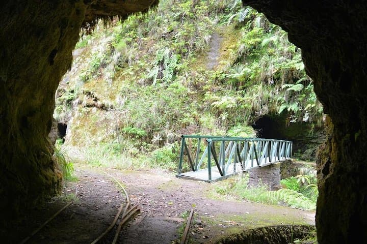 Pico Areeiro to Pico Ruivo Hike — Madeira’s PR1 Ridge Walk photo 3