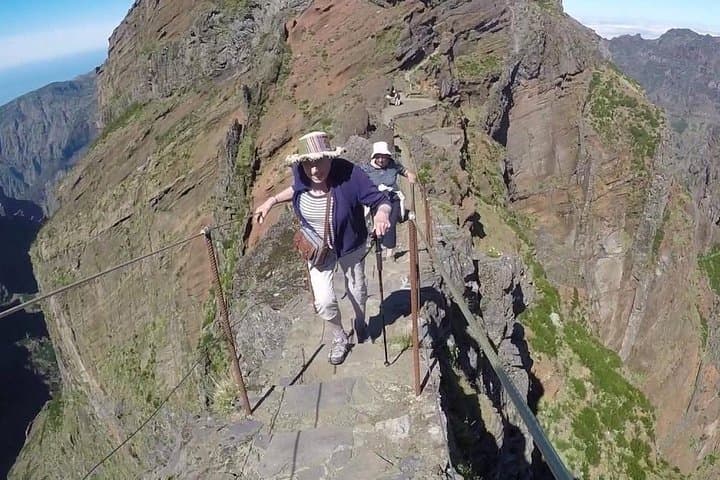 Pico Areeiro to Pico Ruivo Hike — Madeira’s PR1 Ridge Walk photo 4
