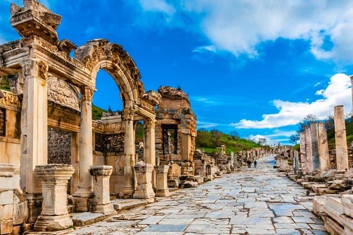 Best of Ephesus Tour from Kusadasi: Temple of Artemis, Ephesus Ruins & House of the Virgin Mary photo 6