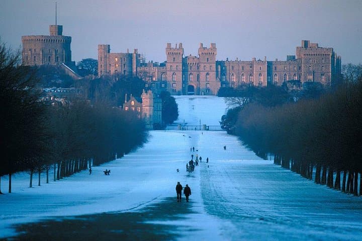 Boxing Day Windsor, Stonehenge, Salisbury & Bath Day Tour from London