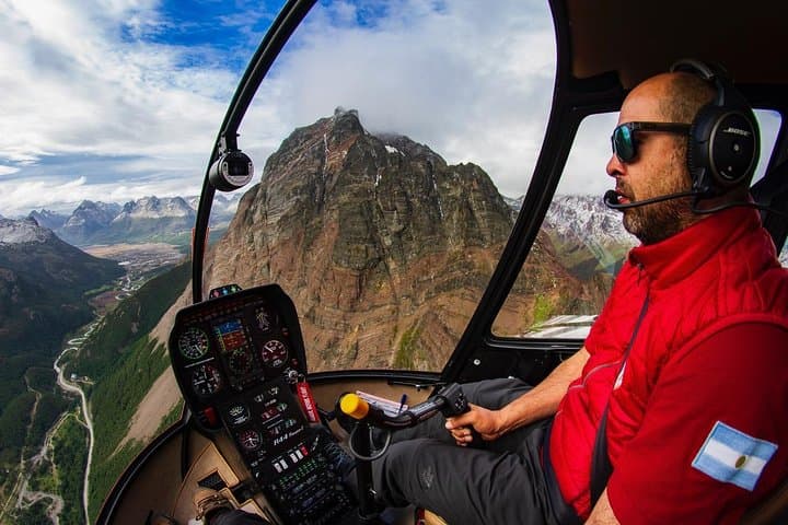Helicopter Overflight of Laguna Esmeralda & Ushuaia — 15‑Minute Scenic Flight photo 2