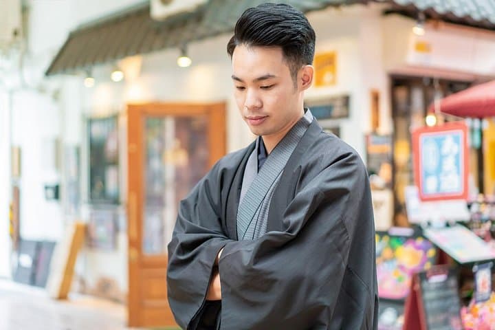 Asakusa Male Kimono Rental: 2-Hour Dressing & Walk by Sensoji Temple photo 4