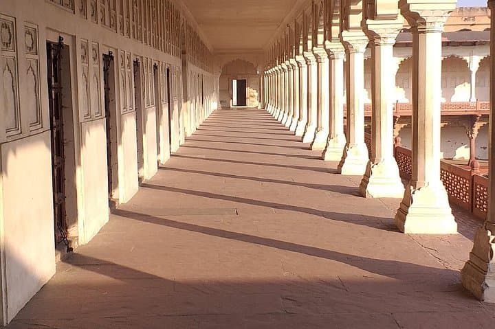 Same-Day Taj Mahal from Mumbai: Flights, Guide, and Agra Highlights photo 5