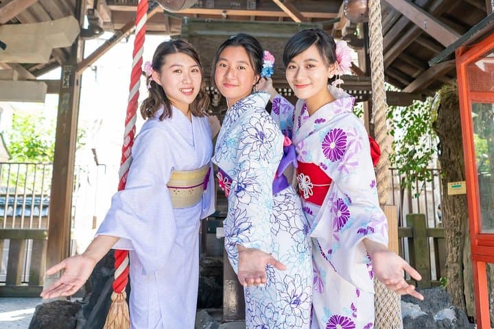Asakusa Kimono Rental & Stroll at Sensoji — Two-Hour Traditional Dress Experience photo 2