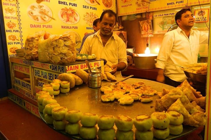 Savor Mumbai: An Evening at Chowpatty Beach with a Culinary Twist photo 4