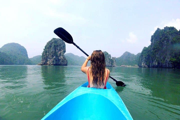 Cat Ba & Lan Ha Bay: 2-Day Cruise with Kayaking, Swimming and Cat Ba Hotel Overnight