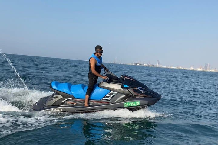 Jet Ski Dubai: Burj Khalifa, Burj Al Arab & Marina Ride with Fresh Juice photo 3